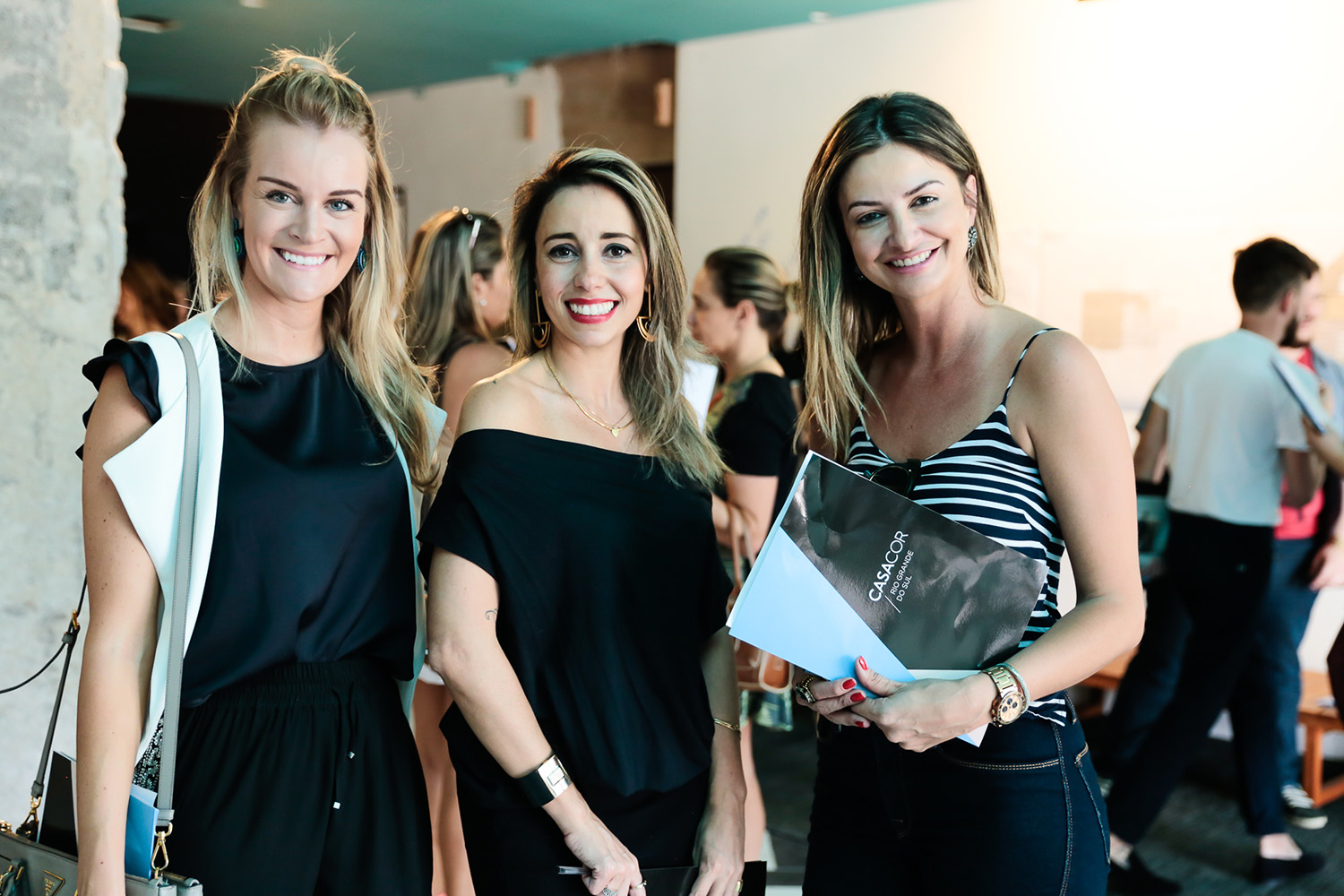 <span>Ana Colnaghi, Karina Capaverde e Cristina da Luz</span>