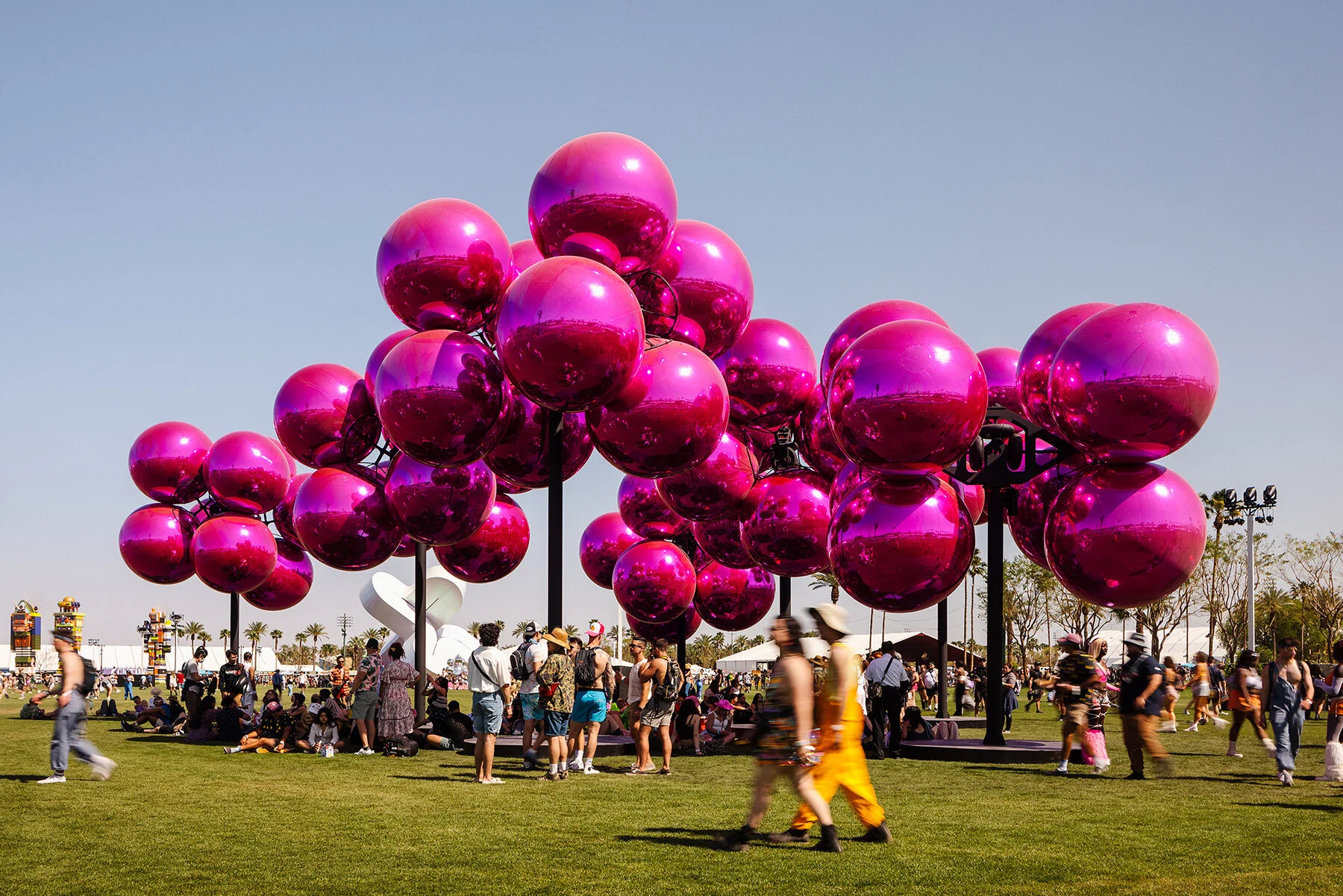 Coachella 2023: conheça as instalações de arte que preenchem o festival